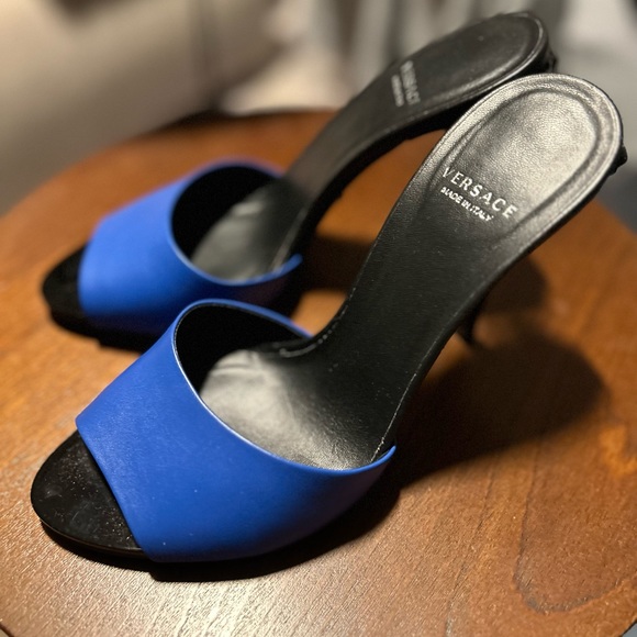 Open toe high hills stiletto sandals VERSACE / MADE IN ITALY / size 5 - Picture 4 of 6